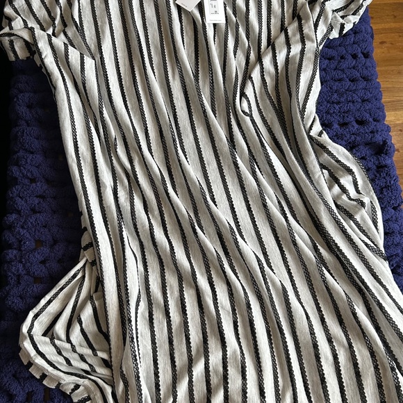 🌺Calvin Klein Coverup - Picture 2 of 5